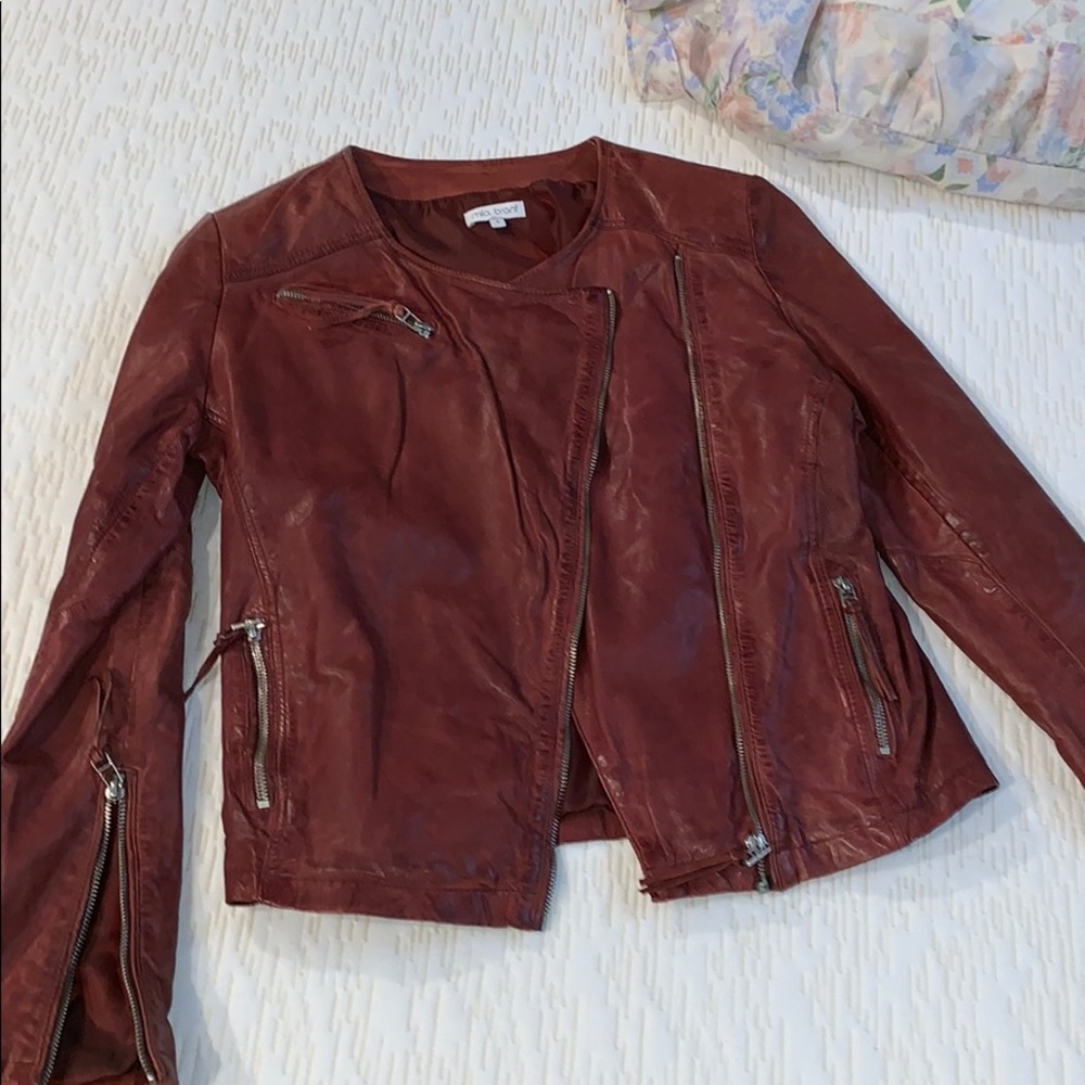 Leather jacket - Picture 2 of 5